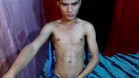 Snapshot of roianboyyy chatting on May 2026 02:43:01 PM roianboyyy online show from May 2026 02:43:01 PM