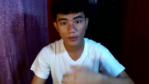Snapshot of roianboyyy chatting on May 2026 10:28:02 PM roianboyyy online show from May 2026 10:28:02 PM