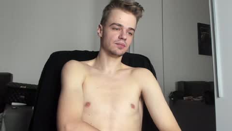 taylor fox online show from January 2025 06:27:02 AM