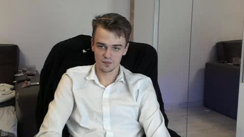 taylor fox online show from February 2025 05:01:02 PM