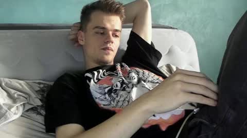 taylor fox online show from October 2025 12:50:01 PM