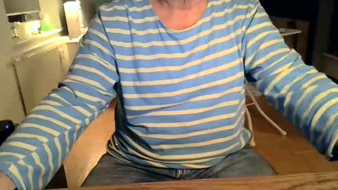 Snapshot of rolandloser1000 chatting on December 2024 04:59:02 PM rolandloser1000 online show from December 2024 04:59:02 PM