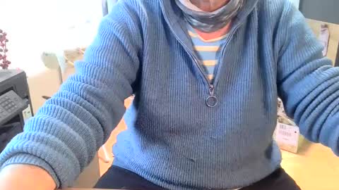 Snapshot of rolandloser1000 chatting on January 2025 01:58:01 PM rolandloser1000 online show from January 2025 01:58:01 PM