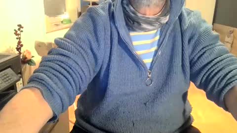 Snapshot of rolandloser1000 chatting on January 2025 06:15:01 PM rolandloser1000 online show from January 2025 06:15:01 PM