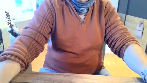 Snapshot of rolandloser1000 chatting on January 2025 07:37:01 AM rolandloser1000 online show from January 2025 07:37:01 AM