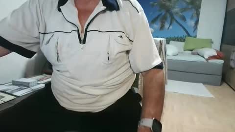 Snapshot of rolandloser1000 chatting on September 2025 06:41:02 PM rolandloser1000 online show from September 2025 06:41:02 PM