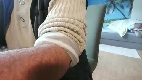 Snapshot of rolandloser1000 chatting on October 2025 09:56:02 AM rolandloser1000 online show from October 2025 09:56:02 AM