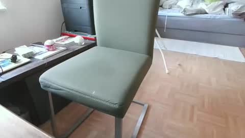 Snapshot of rolandloser1000 chatting on October 2025 07:42:01 AM rolandloser1000 online show from October 2025 07:42:01 AM