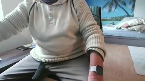 Snapshot of rolandloser1000 chatting on November 2025 02:38:01 PM rolandloser1000 online show from November 2025 02:38:01 PM