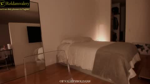 Snapshot of roldansvalery chatting on April 2026 02:02:01 AM Valery Roldans online show from April 2026 02:02:01 AM