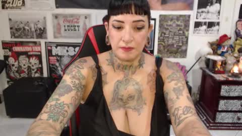 Rolly online show from November 2025 07:03:02 PM