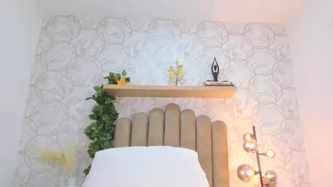   online show from November 2025 12:16:01 PM