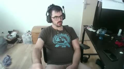 Snapshot of romainb72 chatting on April 2026 12:20:01 PM romainb72 online show from April 2026 12:20:01 PM