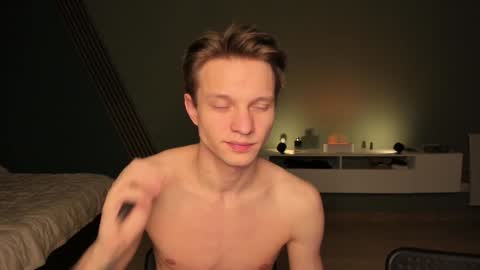 Snapshot of romeo_mercy chatting on December 2024 11:24:01 PM Romeo online show from December 2024 11:24:01 PM