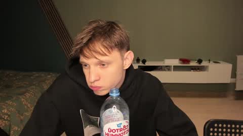 Snapshot of romeo_mercy chatting on December 2024 10:16:02 PM Romeo online show from December 2024 10:16:02 PM