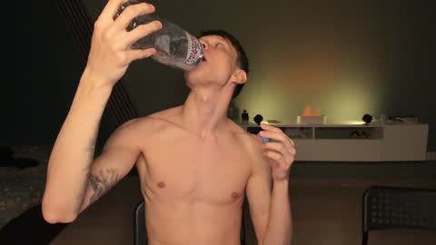 Snapshot of romeo_mercy chatting on December 2024 09:48:01 PM Romeo online show from December 2024 09:48:01 PM