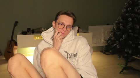 Snapshot of romeo_mercy chatting on December 2024 01:40:02 AM Romeo online show from December 2024 01:40:02 AM