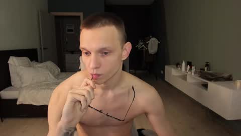 Snapshot of romeo_mercy chatting on February 2025 01:15:02 AM Romeo online show from February 2025 01:15:02 AM