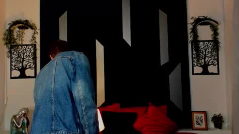 Romeo Ricci online show from November 2025 12:05:02 PM