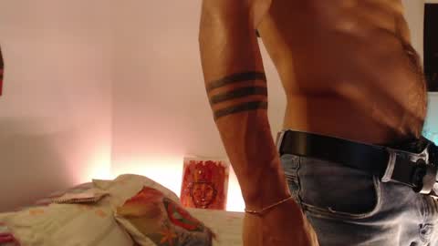 Snapshot of romeocolin_ chatting on May 2026 04:41:01 AM R O M E O online show from May 2026 04:41:01 AM