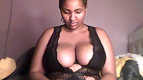 Snapshot of romina_26 chatting on June 2026 04:01:02 PM Romina 26 online show from June 2026 04:01:02 PM