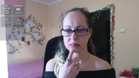 ronda_roni online show from January 2026 06:06:02 AM