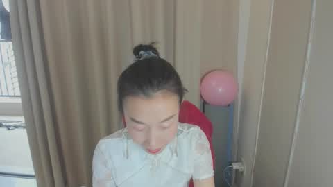 Snapshot of rongrong0329 chatting on May 2026 01:57:16 AM sui sui online show from May 2026 01:57:16 AM