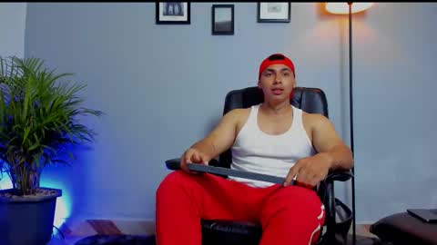 Snapshot of ronnie_canford chatting on February 2026 01:38:01 AM RonnieCanford online show from February 2026 01:38:01 AM