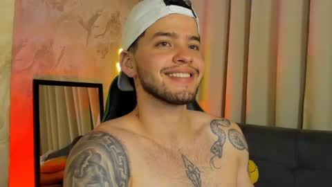 Snapshot of ronny_colton chatting on May 2026 01:25:02 AM Ronny Colton online show from May 2026 01:25:02 AM