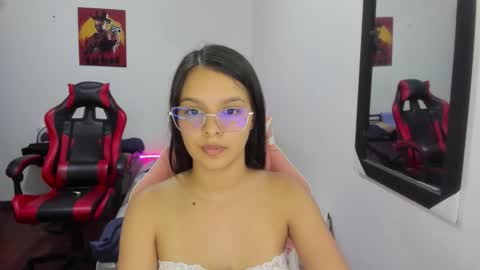  MIA AND PAUL online show from December 2025 11:22:01 PM