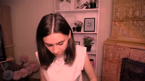 Snapshot of rosalais_ chatting on June 2026 08:46:02 AM Rose online show from June 2026 08:46:02 AM