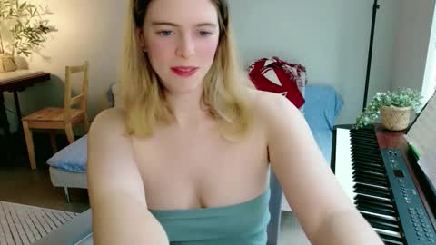 Snapshot of rose77782 chatting on April 2026 06:49:01 PM rose77782 online show from April 2026 06:49:01 PM
