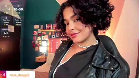 Rose online show from February 2025 03:38:01 PM