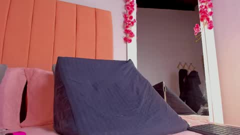 Snapshot of rose_thompson19 chatting on April 2026 07:12:01 PM Rosse online show from April 2026 07:12:01 PM