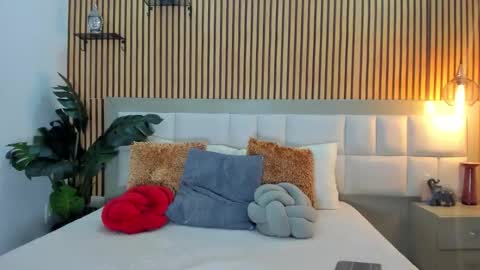 roseaurora online show from January 2026 12:54:02 PM