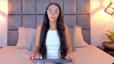 roseaurora online show from April 2026 11:48:01 AM