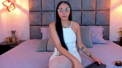 Snapshot of roseaurora chatting on April 2026 11:25:02 AM roseaurora online show from April 2026 11:25:02 AM