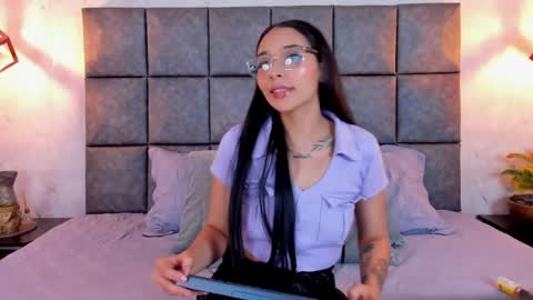 Snapshot of roseaurora chatting on May 2026 12:01:02 PM roseaurora online show from May 2026 12:01:02 PM