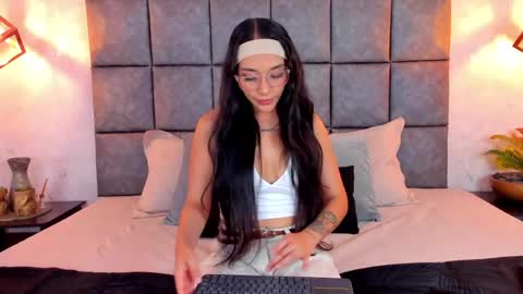 Snapshot of roseaurora chatting on May 2026 10:33:01 AM roseaurora online show from May 2026 10:33:01 AM