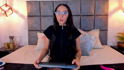 Snapshot of roseaurora chatting on May 2026 10:35:01 AM roseaurora online show from May 2026 10:35:01 AM