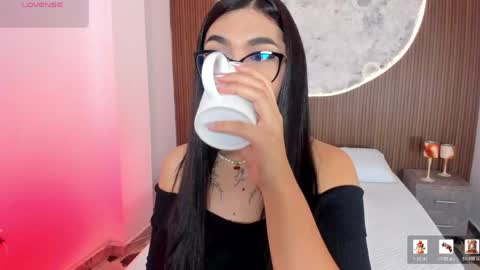 Snapshot of rosecassie chatting on April 2026 02:06:01 PM Rose online show from April 2026 02:06:01 PM