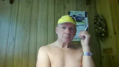 roses2u1958 online show from April 2026 07:33:02 AM