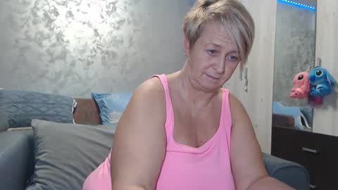 Lovepinklilly online show from February 2026 06:24:02 PM