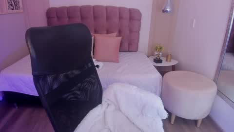 Rose Taylor online show from March 2026 01:34:01 PM