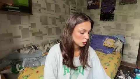 Snapshot of roshelle_xxx chatting on July 2026 06:54:01 AM Roshelle online show from July 2026 06:54:01 AM