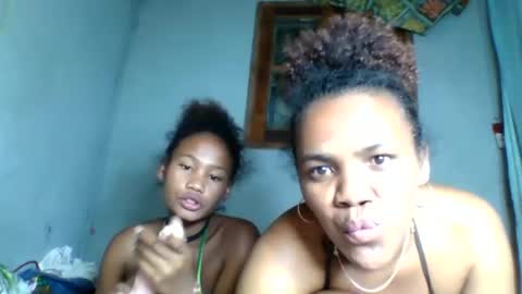 rosia22 online show from September 2025 11:51:01 PM