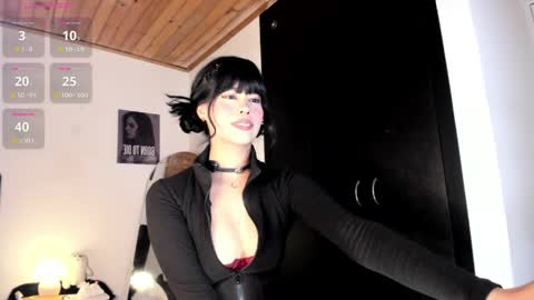 Rosieeee  online show from April 2026 08:39:01 PM