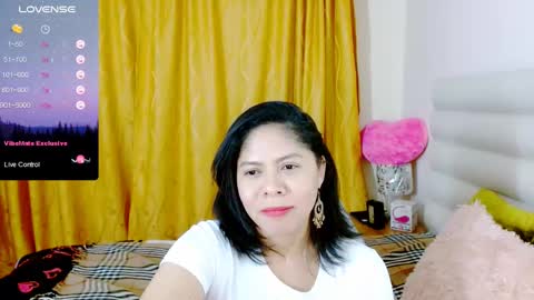 Snapshot of rositaredred chatting on February 2025 05:33:02 AM ROSE online show from February 2025 05:33:02 AM
