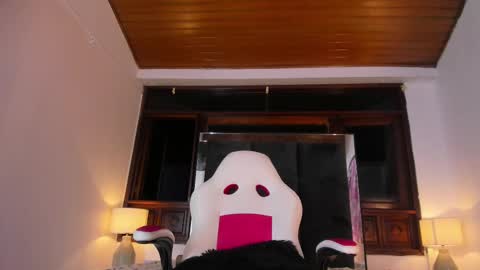 Snapshot of rossa_selene chatting on January 2025 12:33:01 AM Rossa online show from January 2025 12:33:01 AM