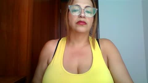 Snapshot of rossanalionheart chatting on April 2026 01:10:02 PM Rossana online show from April 2026 01:10:02 PM